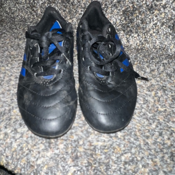 Adidas soccer cleat’s size 2. In good condition. Black and blue. Big kids. - Picture 2 of 11